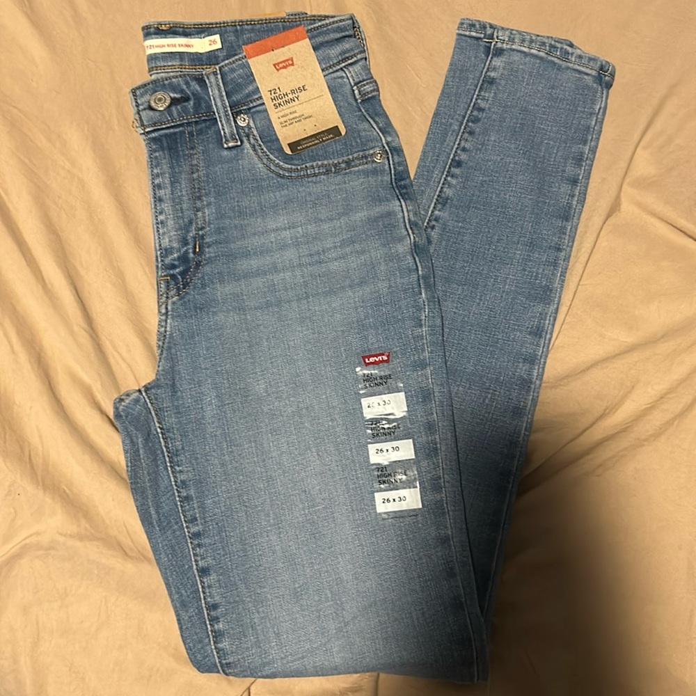 Women’s Levi jeans 26 x 30 721 high-rise skinny